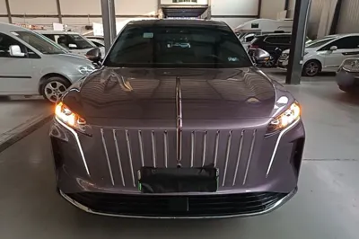 Hongqi HS6 PHEV 2026, 11000 км, за 22965 USD