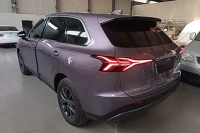 Hongqi HS6 PHEV 2026, 11000 км, за 22965 USD