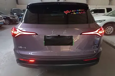 Hongqi HS6 PHEV 2026, 11000 км, за 22965 USD