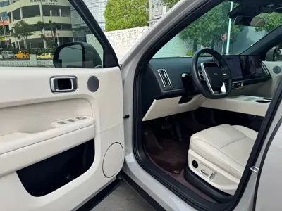 Li Auto Li L6 2024, 38000 км, за 25941.25 USD