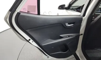 Kia Stonic 2019, 101395 км, за 7680.19 USD - фото 25