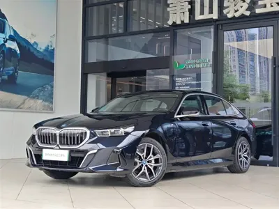 BMW i5 · 2025 год