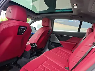 BMW i5 2025, 7000 км, за 37344.77 USD - фото 13