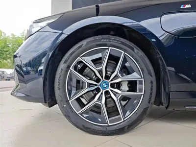 BMW i5 2025, 7000 км, за 37344.77 USD - фото 15