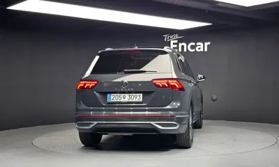 Volkswagen Tiguan 2021, 123653 км, за 16688.73 USD