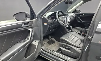 Volkswagen Tiguan 2021, 123653 км, за 16688.73 USD - фото 11