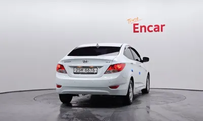 Hyundai Accent 2014, 137323 км, за 2311.26 USD