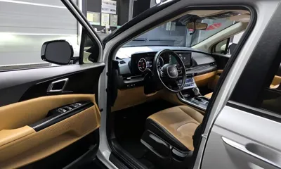 Kia Canival 2023, 49945 км, за 14840.13 USD - фото 10