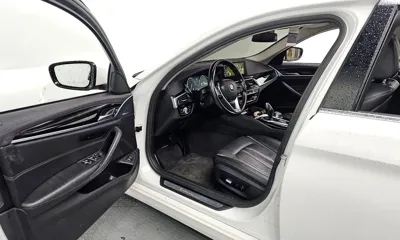 BMW 5-Series 2018, 169109 км, за 11225.63 USD - фото 10