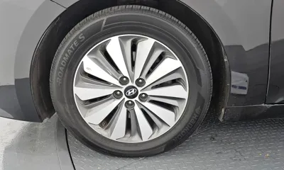 Hyundai Grandeur 2015, 166010 км, за 4298.01 USD