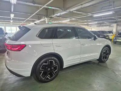 Volkswagen Touareg 2026, 19 км, за 68268.35 USD
