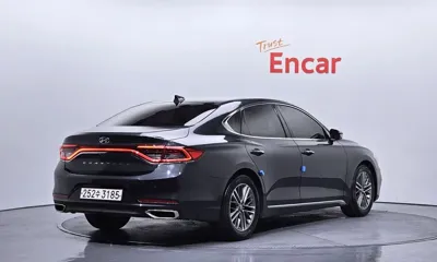 Hyundai Grandeur 2018, 79734 км, за 10241.16 USD