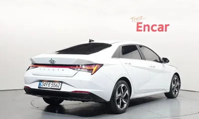 Hyundai Avante 2023, 111721 км, за 10968.75 USD