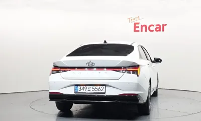 Hyundai Avante 2023, 111721 км, за 10968.75 USD