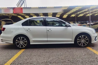 Volkswagen Sagitar 2017, 69700 км, за 9700 USD - фото 10