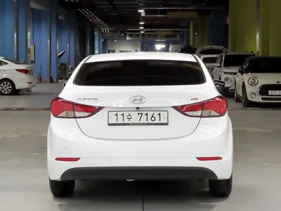 Hyundai Avante 2015, 139500 км, за 3610.35 USD