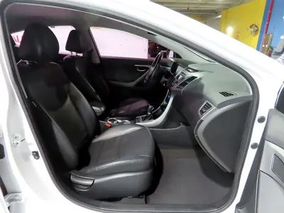 Hyundai Avante 2015, 139500 км, за 3610.35 USD - фото 9