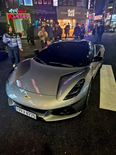 Lotus Emira 2024, 4800 км, за 0 USD
