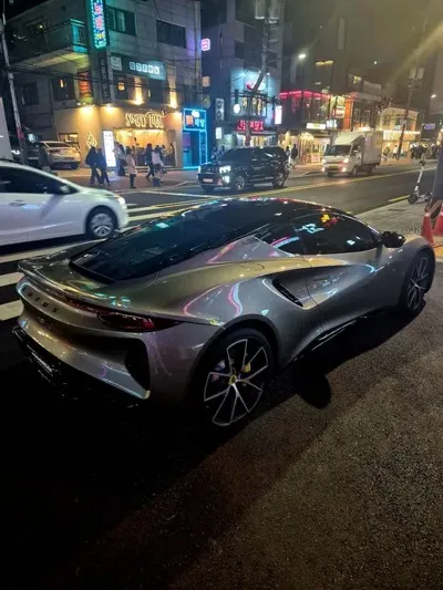 Lotus Emira 2024, 4800 км, за 0 USD