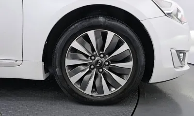 Kia K7 2014, 104085 км, за 5939.87 USD
