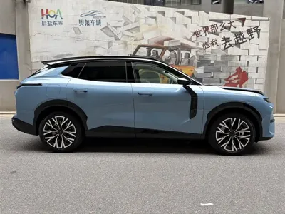 Lynk & Co 08 EM-P 2025, 9000 км, за 25131.8 USD