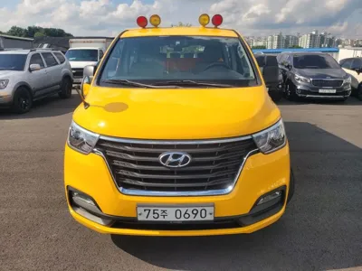 Hyundai Starex 2019, 122750 км, за 8736.2 USD