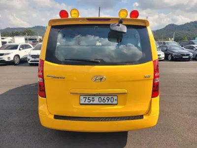 Hyundai Starex 2019, 122750 км, за 8736.2 USD