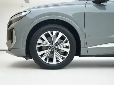Audi Q4 e-tron 2024, 30000 км, за 18216.24 USD - фото 16