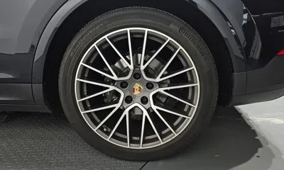 Porsche Cayenne 2021, 130904 км, за 36204.97 USD - фото 21