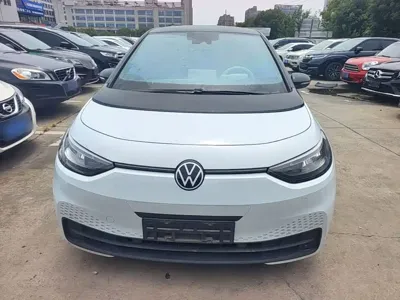 Volkswagen ID.3 2023, 81199 км, за 10491.26 USD