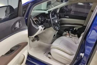 Buick GL8 2023, 99100 км, за 21643 USD - фото 18