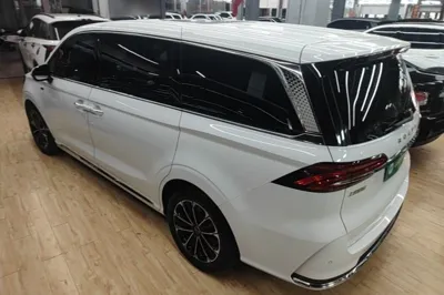 Roewe iMAX8 2022, 77000 км, за 14991 USD