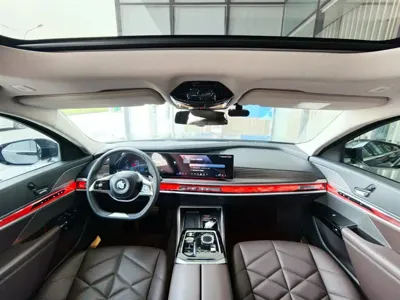 BMW 7 Series 2024, 25000 км, за 73556.55 USD - фото 9