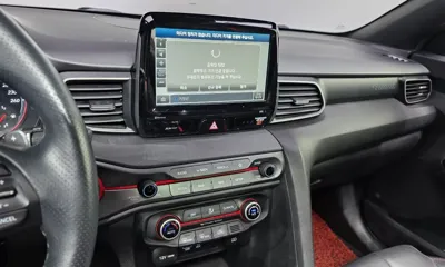 Hyundai Veloster 2018, 42902 км, за 9780.75 USD - фото 15