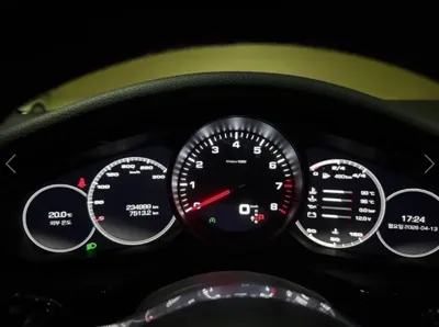 Porsche Panamera 2018, 234404 км, за 27952.93 USD - фото 8