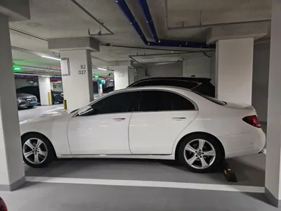 Mercedes-Benz E-Class 2018, 97000 км, за 11721.03 USD