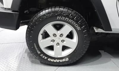 Jeep Wrangler 2016, 83792 км, за 11961.25 USD - фото 5