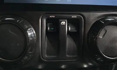 Jeep Wrangler 2016, 83792 км, за 11961.25 USD - фото 14