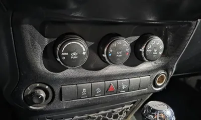 Jeep Wrangler 2016, 83792 км, за 11961.25 USD - фото 18