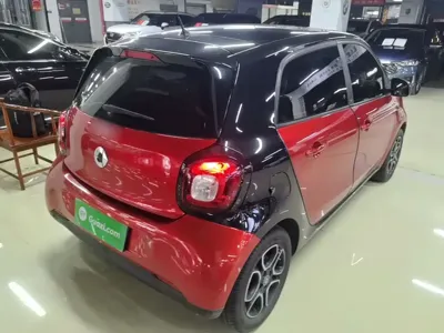 Smart Smart Forfour 2017, 67000 км, за 7318.93 USD - фото 7