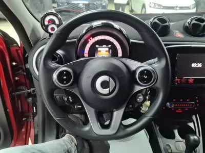 Smart Smart Forfour 2017, 67000 км, за 7318.93 USD - фото 11