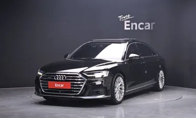 Audi A8 · 2020 год