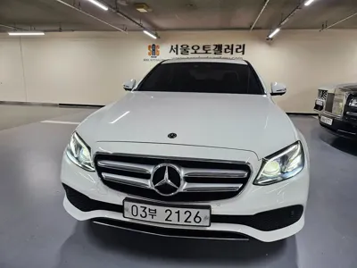 Mercedes-Benz E-Class 2018, 26000 км, за 18708.15 USD