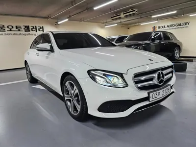 Mercedes-Benz E-Class 2018, 26000 км, за 18708.15 USD