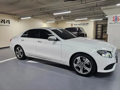 Mercedes-Benz E-Class 2018, 26000 км, за 18708.15 USD