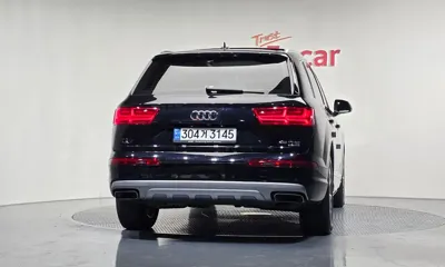 Audi Q7 2019, 61961 км, за 22691.4 USD