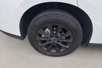BYD e7 2025, 10800 км, за 17285 USD - фото 11