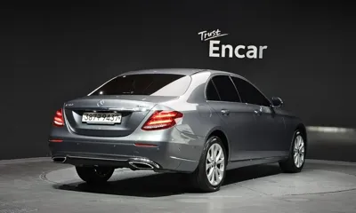 Mercedes-Benz E-Class 2020, 26633 км, за 20425.72 USD