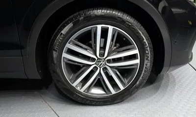 Volkswagen Tiguan 2021, 49996 км, за 21127.21 USD