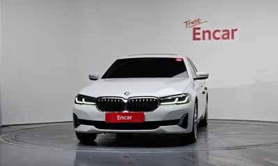 BMW 5-Series 2022, 53894 км, за 24380.57 USD